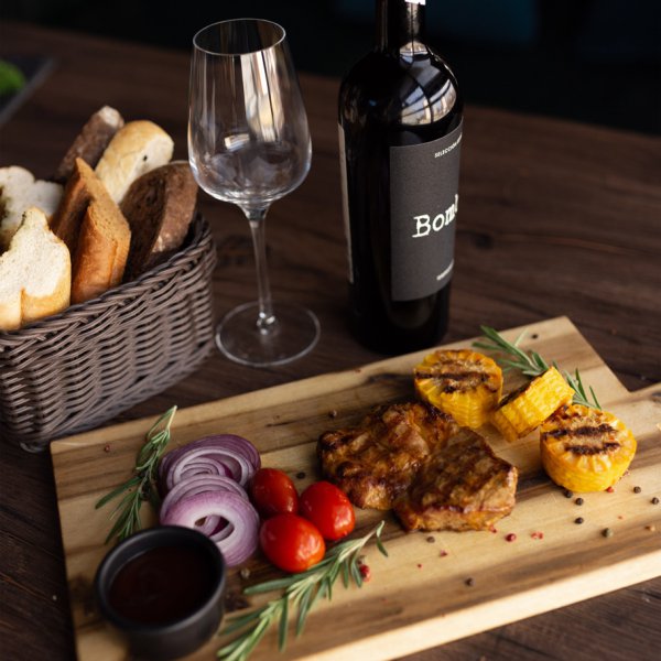 Шея свиная с кукурузой на гриле